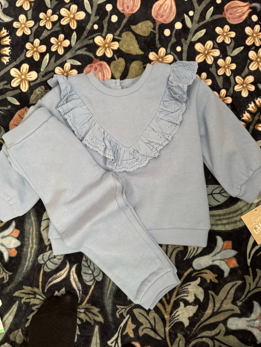 BABY GIRL BUNDLE ! - Picture 6 of 6